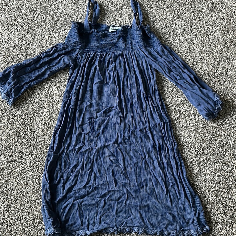 Strap/ Off the shoulder Dress